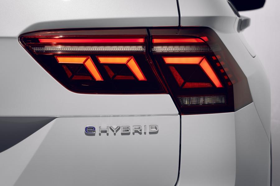 Детали экстерьера Volkswagen Tiguan eHYBRID 2020 года  (WW) (фото 3 из 5)